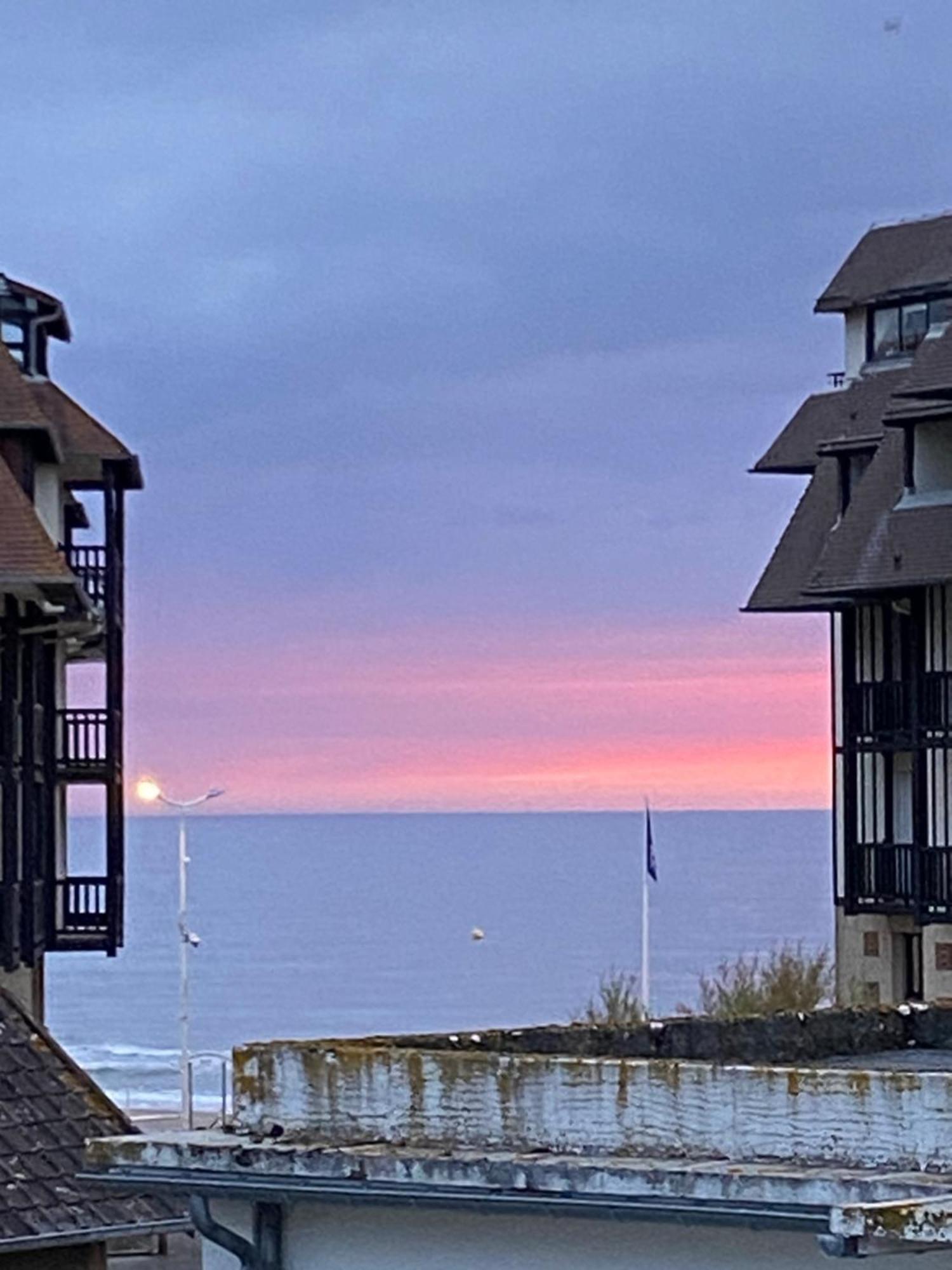 Appartement 65M2 Avec Balcon Vues Partielles Mer A 150M De La Plage Et Centre, Wifi Et Parking Prive Blonville-sur-Mer Εξωτερικό φωτογραφία