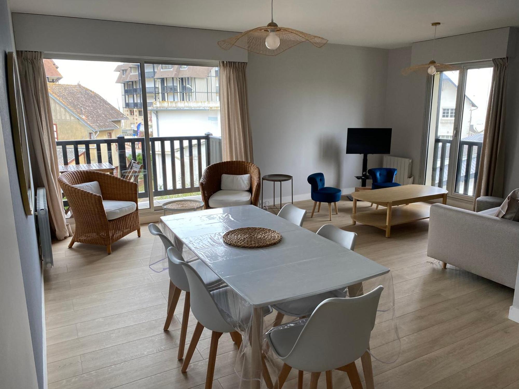 Appartement 65M2 Avec Balcon Vues Partielles Mer A 150M De La Plage Et Centre, Wifi Et Parking Prive Blonville-sur-Mer Εξωτερικό φωτογραφία